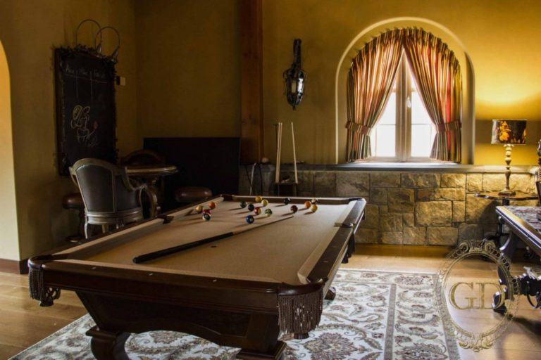 Furniture Upholsterer