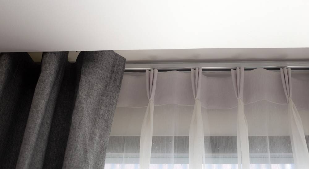Should all your window treatments match?